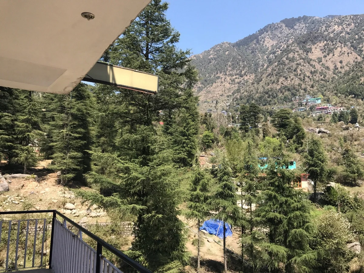 The terrace and valley at Hotel The Oak Valley