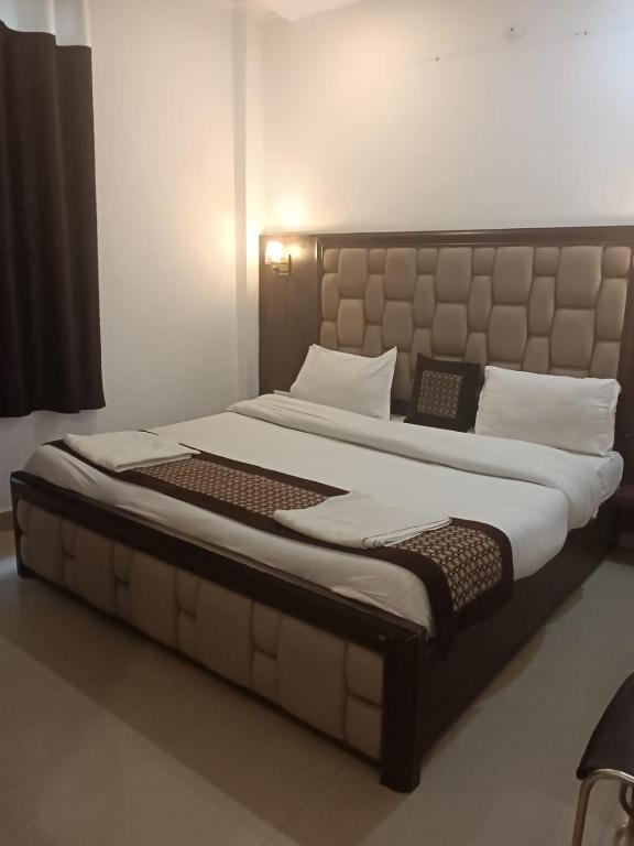 Standard Room at Hotel The Oak Valley
